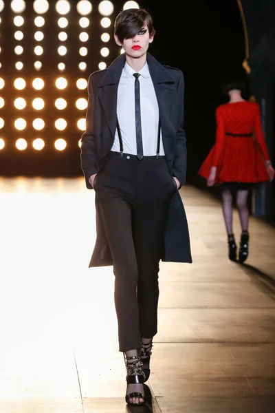 Look 37